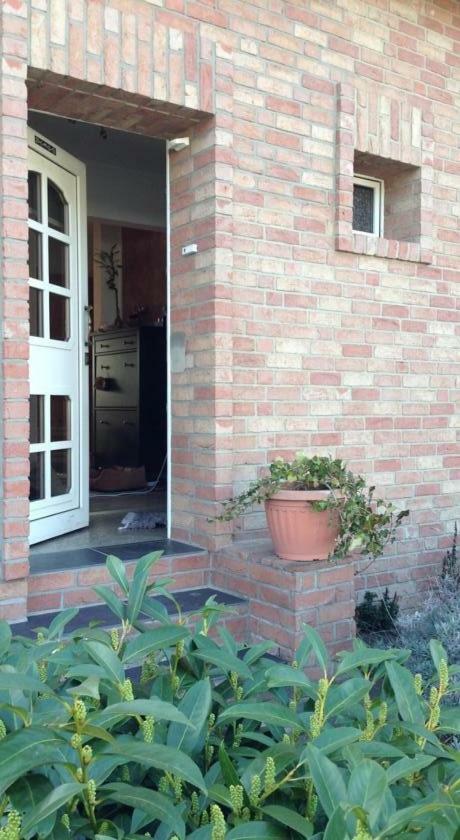 Ferienwohnung mit Garten in Köln Exterior foto