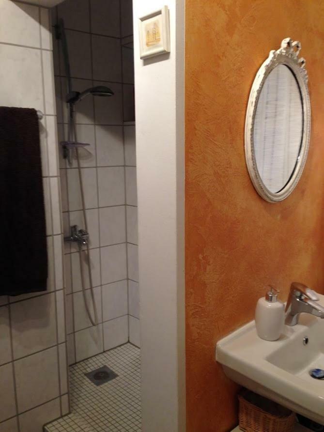 Ferienwohnung mit Garten in Köln Exterior foto